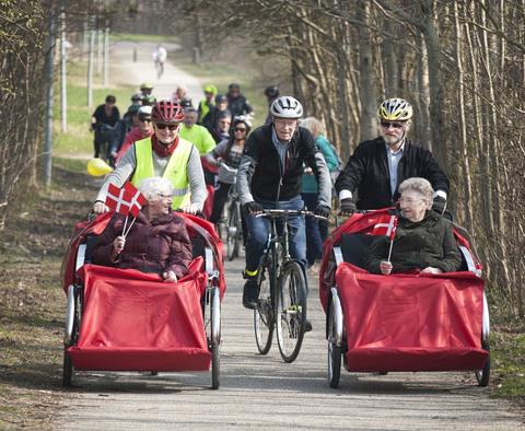Ældre på cykeltur med ladcykler i forbindelse med kampagnen 